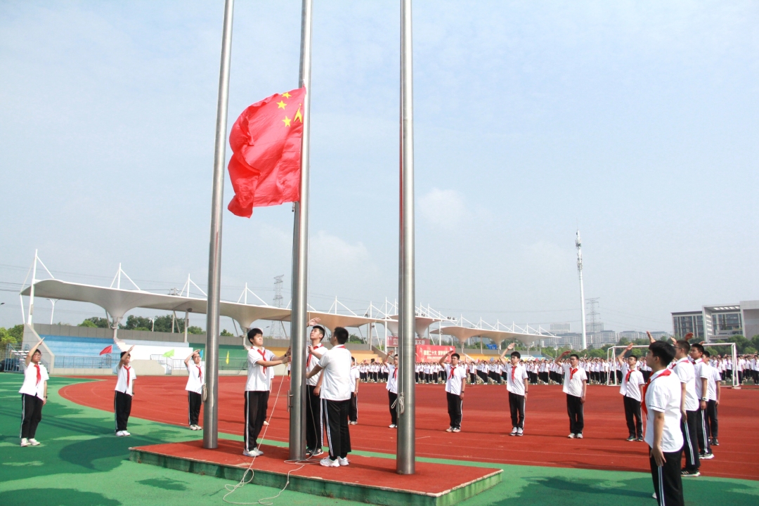 7.升国旗(1).JPG