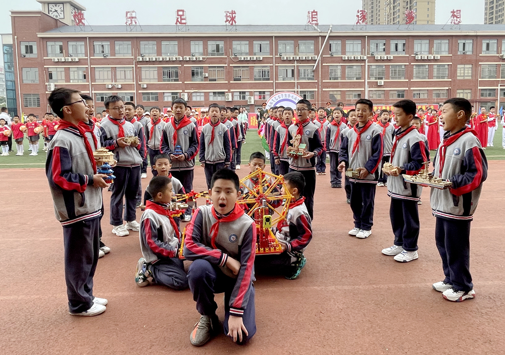 知源学校小初部第六届“体育艺术节” 暨第七届田径运动会开幕式圆满落幕