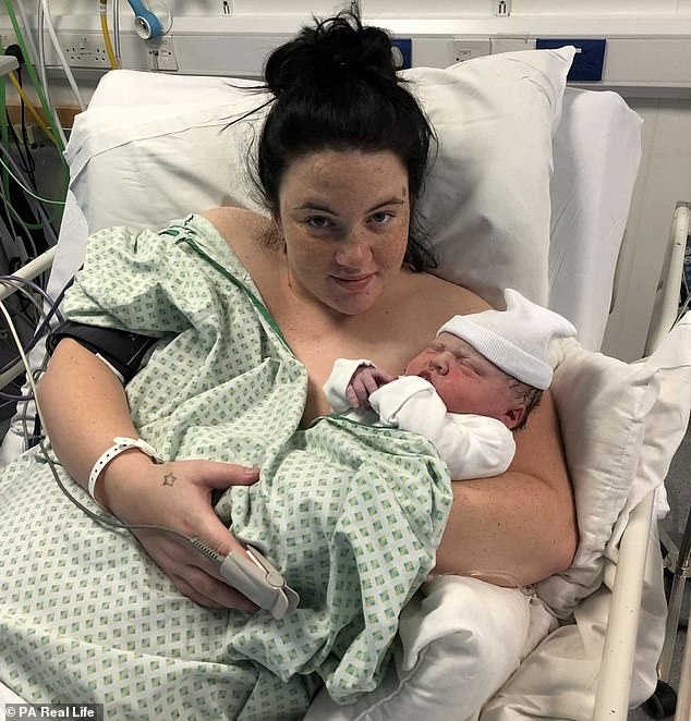 61602787-11133661-Ronnie_was_born_in_2019_and_his_mother_Kirsty_immediately_realis-m-10_1661177334390.jpg