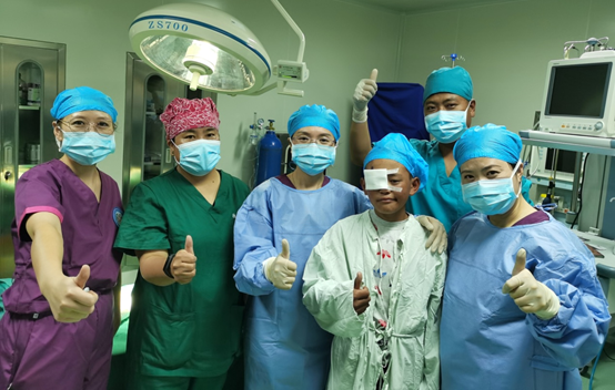 点亮明眸再赴西藏 “辫子医生”手术矫治7名斜视患儿