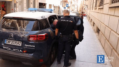 La policía detiene un atracador en el banco Sabadell de Alicante[00-01-50--00-02-02].gif