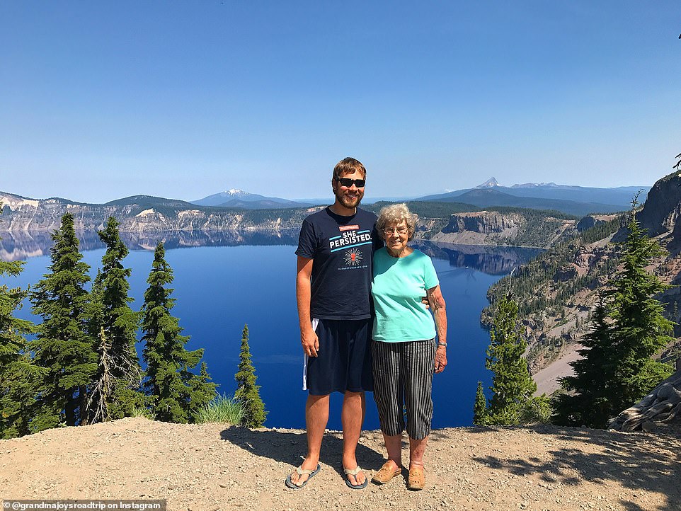 17819678-7406009-Crater_Lake_National_Park_in_Oregon_is_the_jaw_dropping_backdrop-a-253_1567076388039.jpg