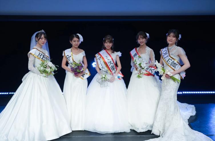 「ミス東大コンテスト2022」ファイナリスト／左から：永田彩羽さん、安藤令奈さん、山下莉紗さん、濱名花鈴さん、會澤彩圭さん（提供画像）.jpg