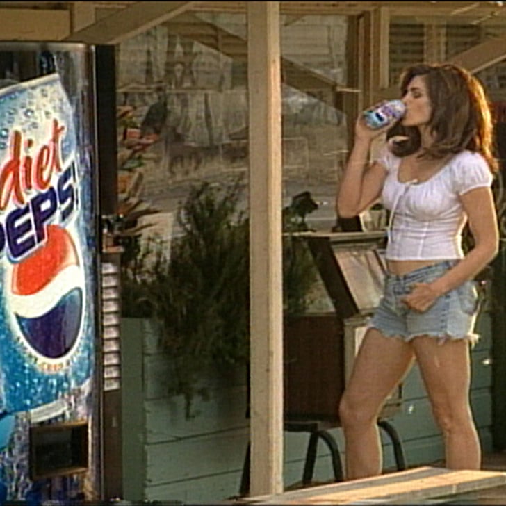 Cindy-Crawford-Filming-Pepsi-Commercial-2002.jpg