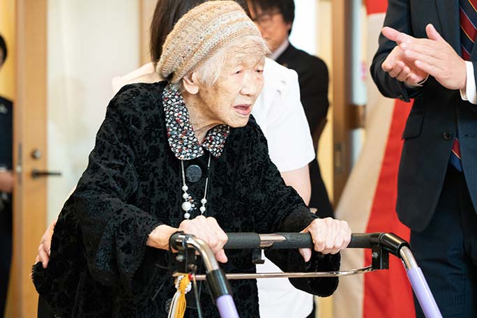 kane-tanaka-oldest-person_tcm25-563944.jpg