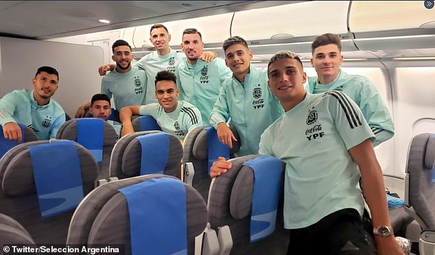 47553173-9960541-The_Argentina_team_s_Twitter_account_posted_a_group_picture_of_s-a-17_1630905691361.jpg
