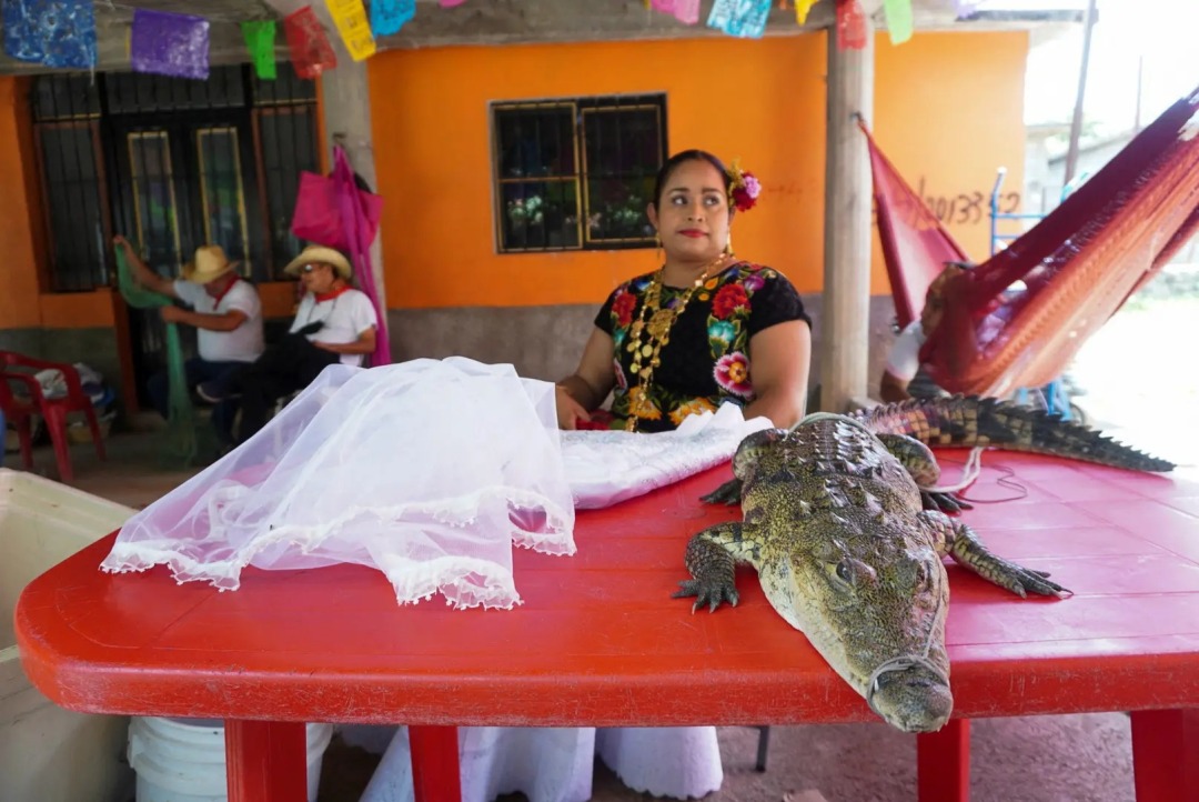 MEXICO-RITUAL_CROCODILE-WEDDING (1).jpg