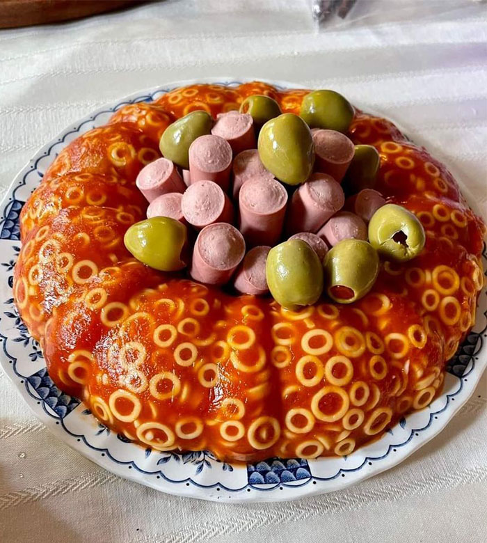 internet-group-sharing-disgusting-vintage-food-62fa03607d9e7__700.jpg