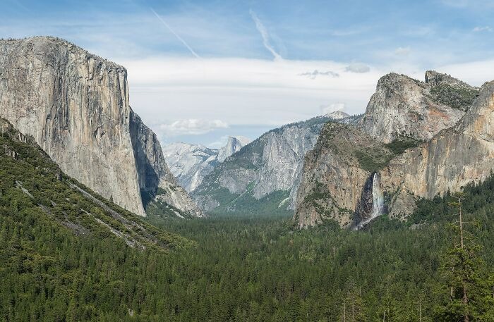 2560px-Tunnel_View_Yosemite_Vall.jpg