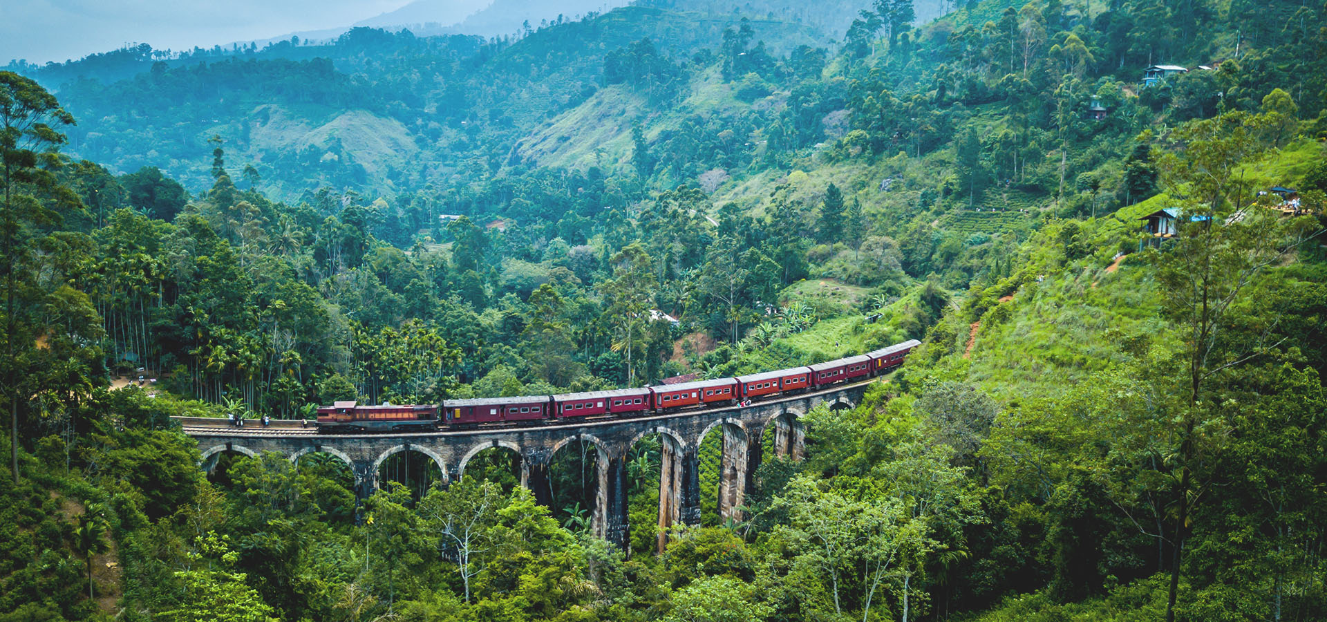 srilainka-slide-train.jpg