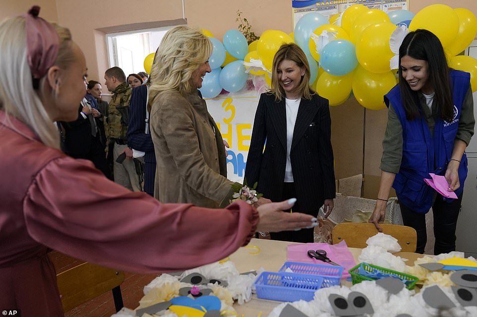 57554227-10794525-Jill_Biden_spent_about_two_hours_in_the_Ukraine_on_Sunday_where_-a-119_1652041195679.jpg