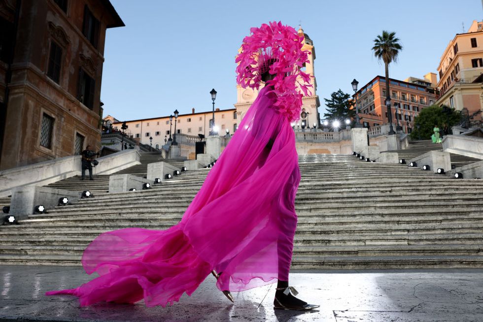 model-walks-on-the-runway-at-the-valentino-haute-couture-news-photo-1657361531.jpeg