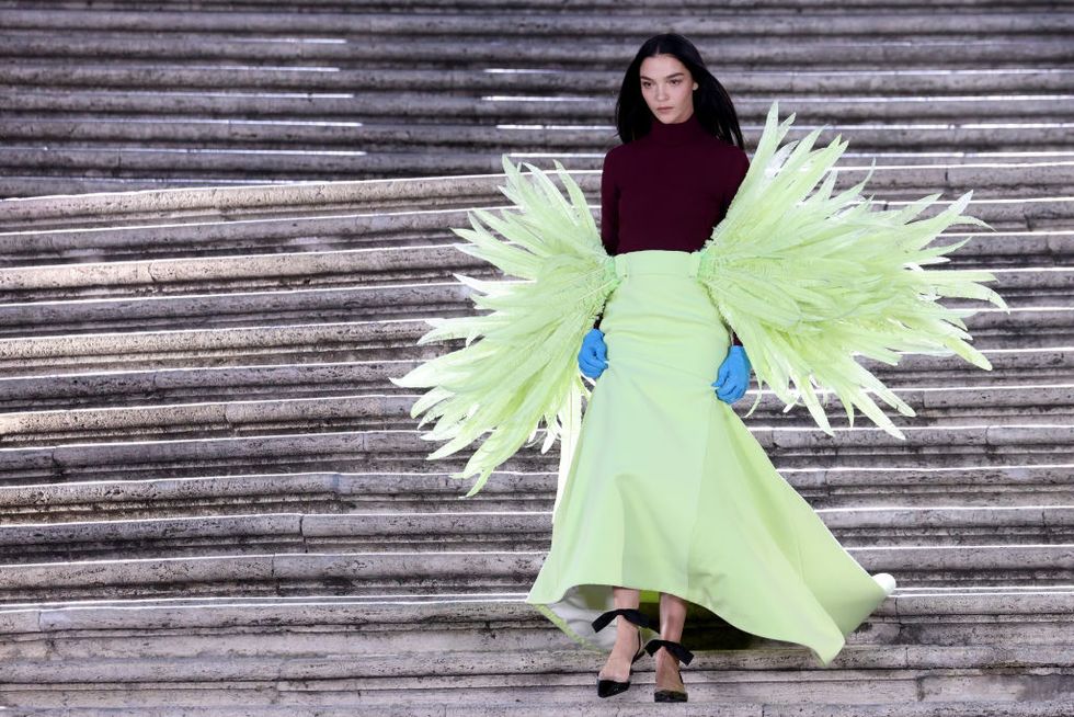 model-walks-on-the-runway-at-the-valentino-haute-couture-news-photo-1657361635.jpeg