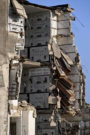 1_Naples-cemetery-collapse-exposes-bodies-Napoli-Italy-17-Oct-2022.jpeg