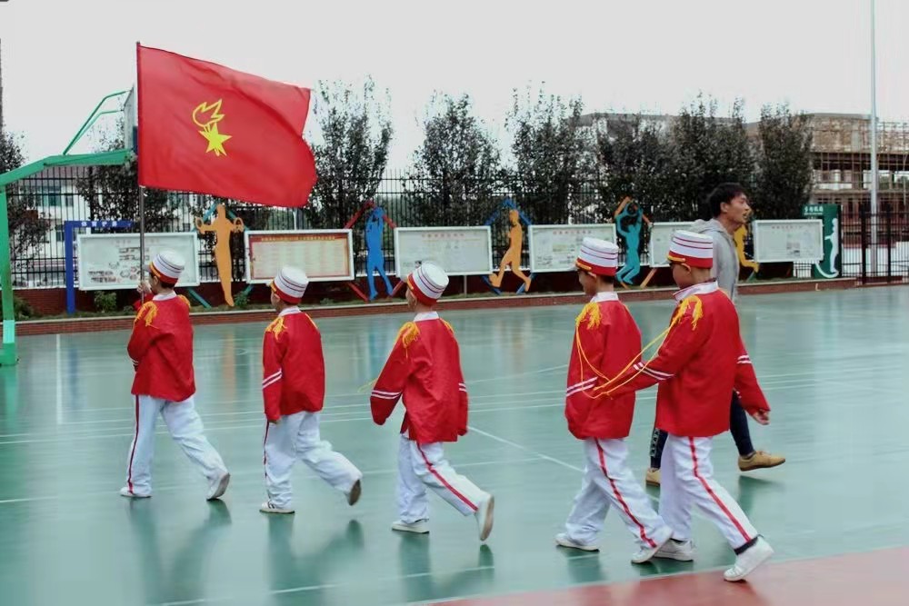 缅怀革命先烈，传承红色基因，赓续红色血脉——知源学校小学部少先队入队仪式成功举行