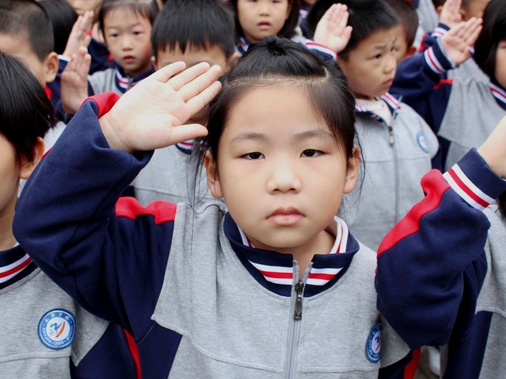 缅怀革命先烈，传承红色基因，赓续红色血脉——知源学校小学部少先队入队仪式成功举行