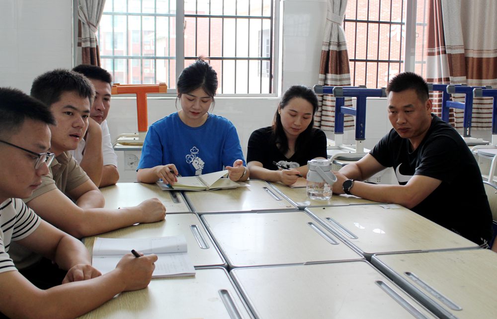 湘阴县中学校师周建林图片