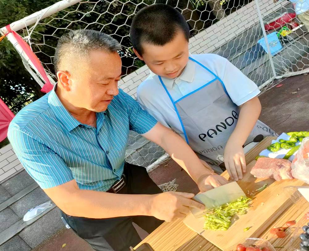 农场喜丰收，美食暖人心——知源学校第一届最美劳动者厨艺比赛欢乐上演