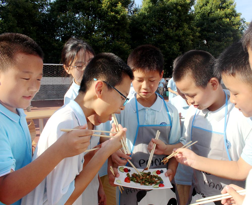 农场喜丰收，美食暖人心——知源学校第一届最美劳动者厨艺比赛欢乐上演