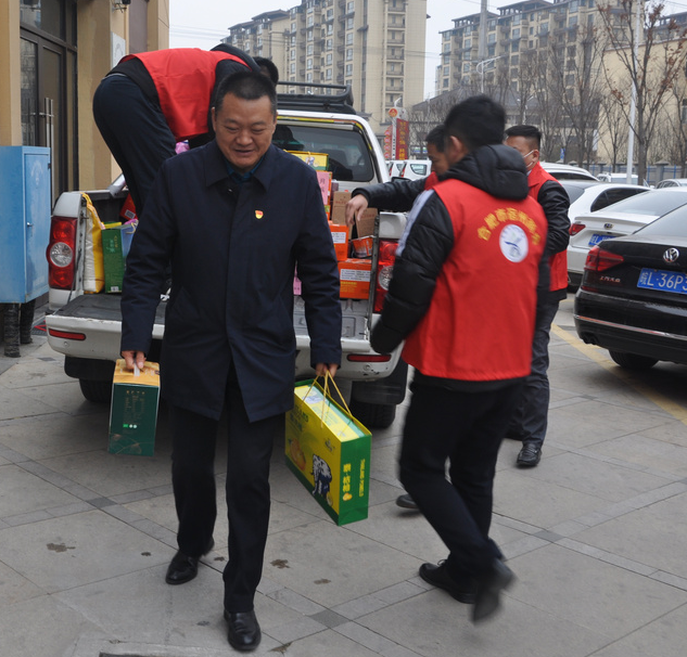 冬日暖阳行动，关爱退伍老兵——阡陌物业党支部书记、董事长田振雨一行赴砀山县看望慰问退伍老兵(图4)