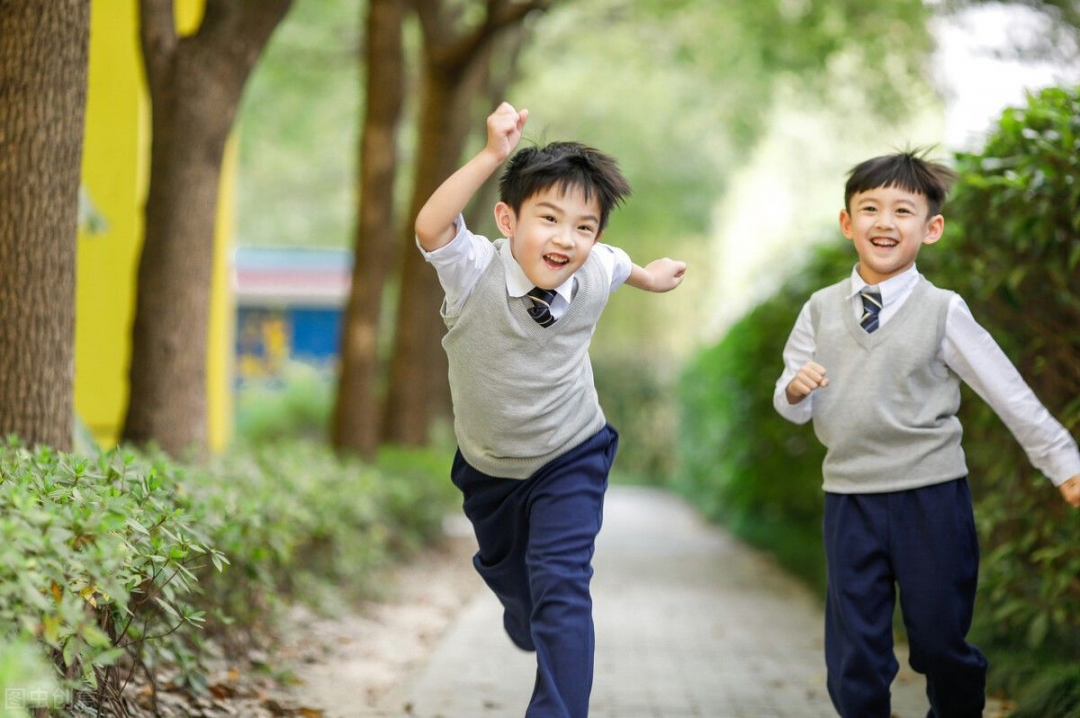 孩子积食的症状，父母知道多少呢？ | 粉紫色